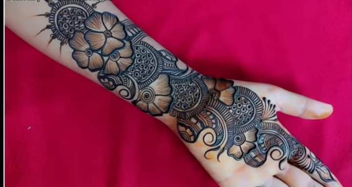 Mehendi Artist Pooja Puranik 